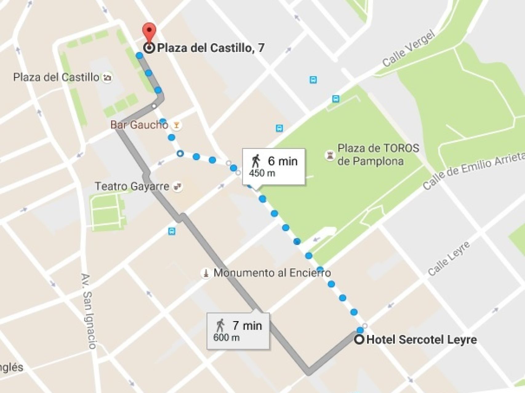Distancia entre la Plaza del Castillo y el Hotel Leyre.