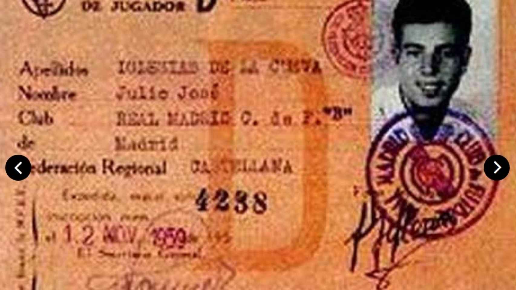 Carnet de futbolista de Julio Iglesias.