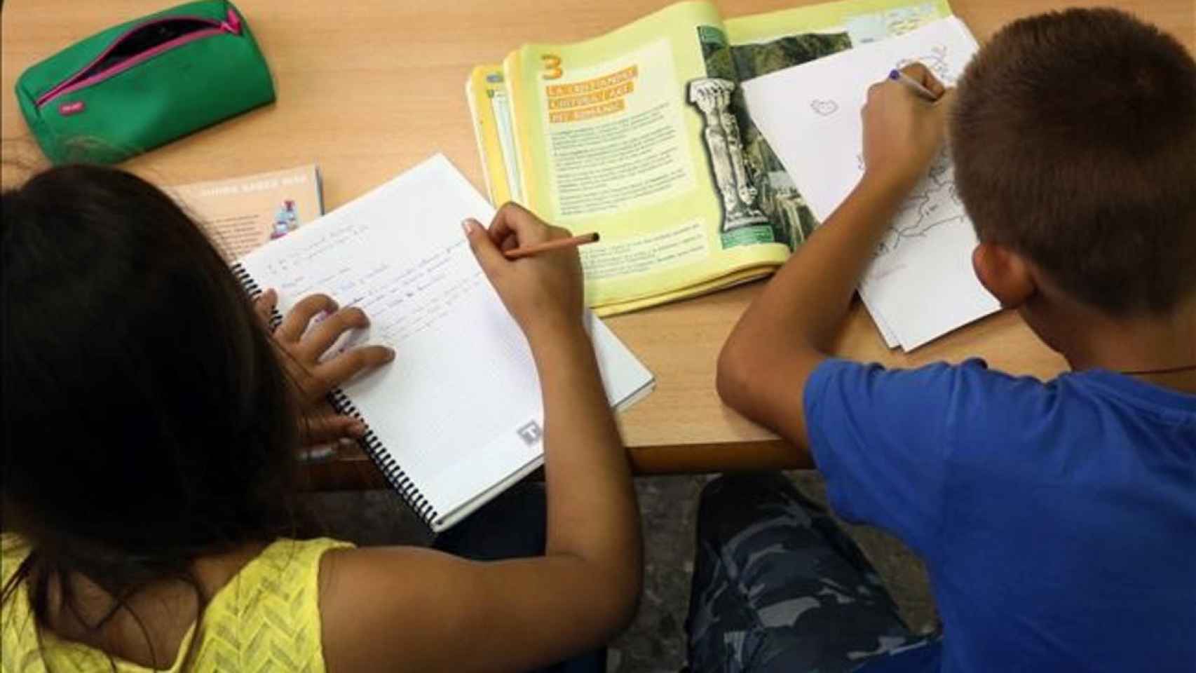 La CEAPA lanza una nueva campaña contra los deberes escolares