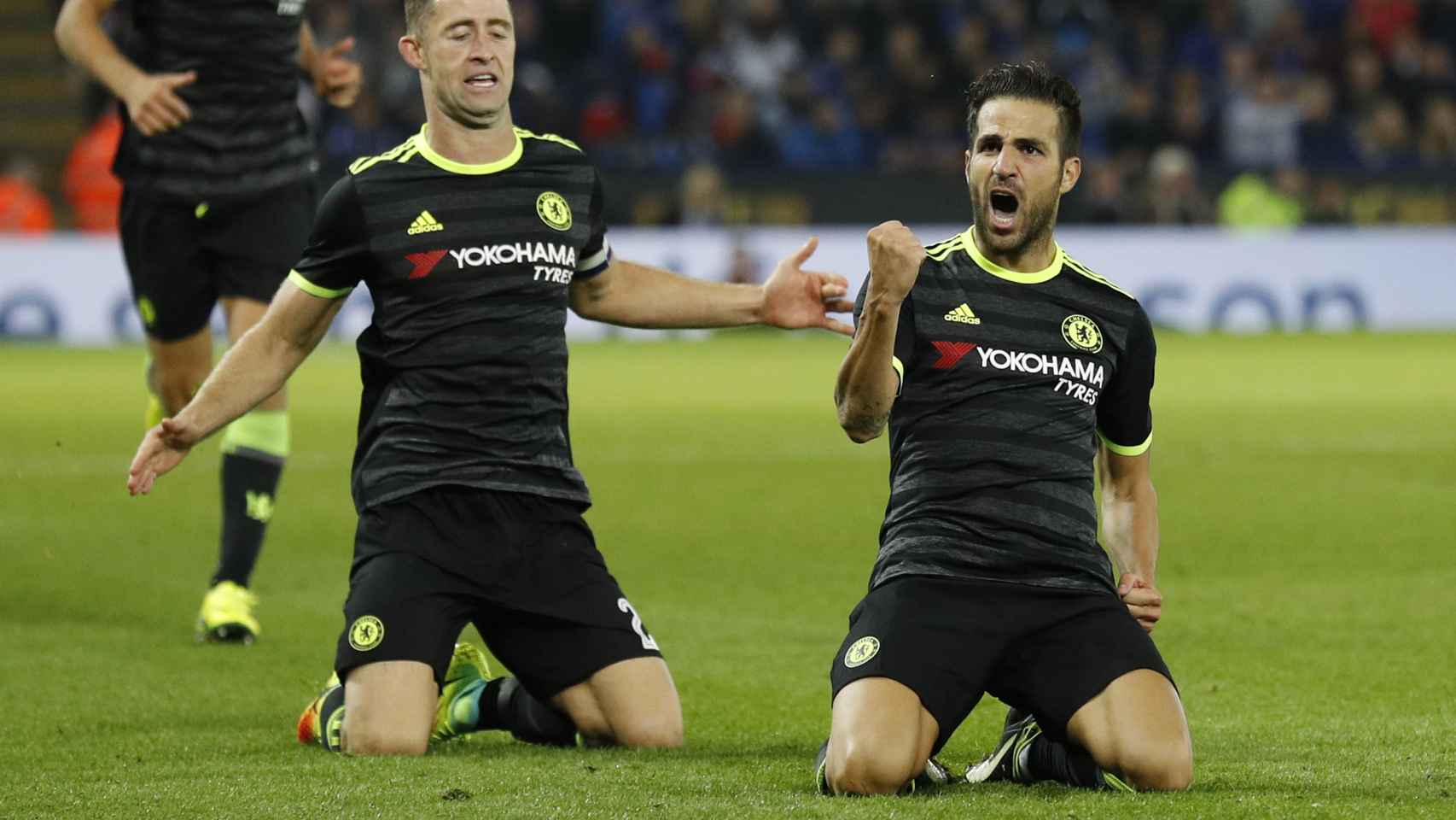 Cesc Fábregas celebra su gol con el Chelsea.