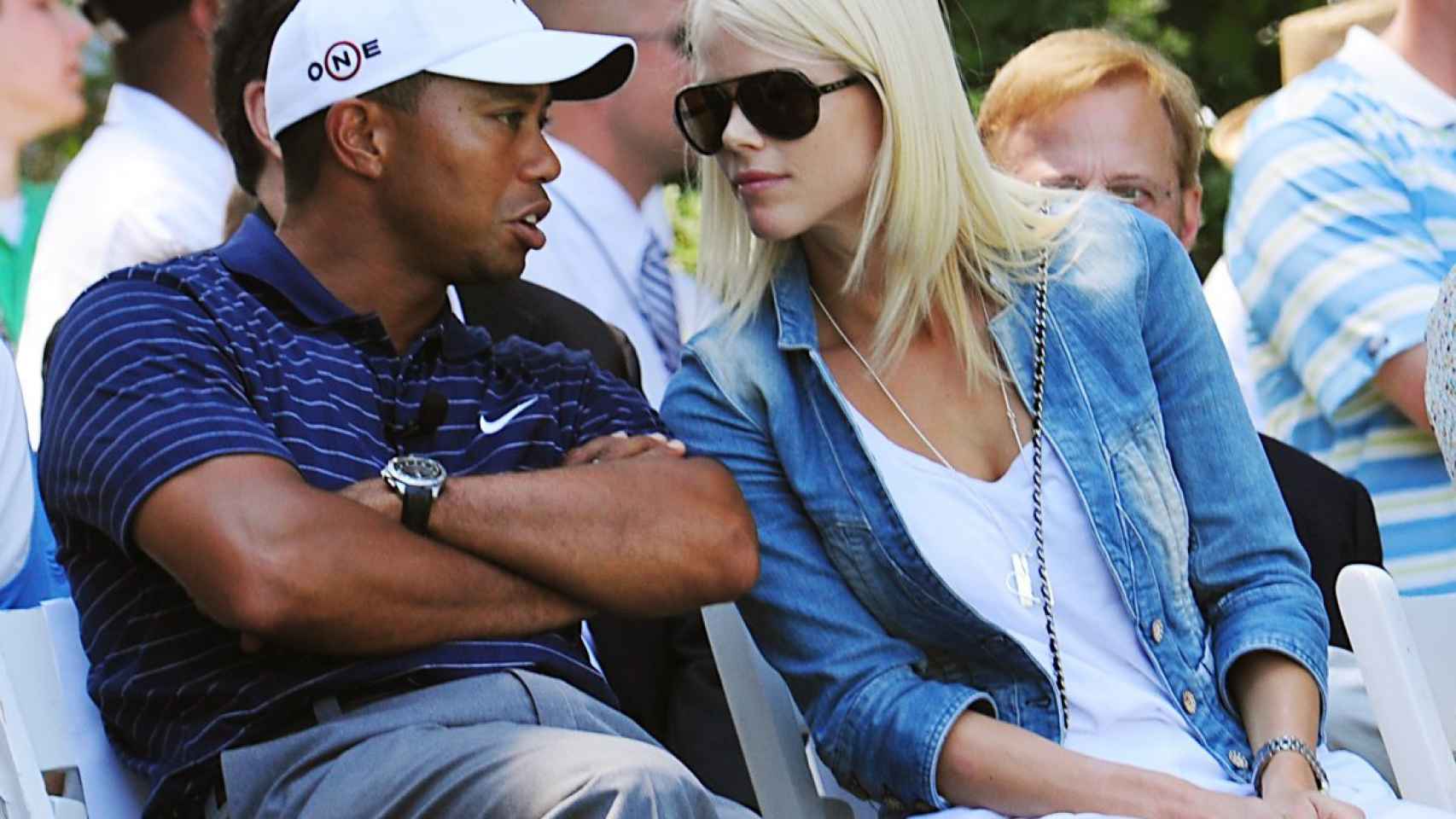 Foto de archivo de Tiger Woods junto a su exmujer Elin Nordegren