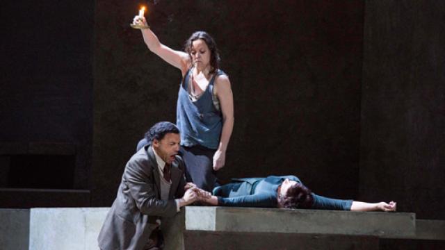 Image: La ópera enciende la luz y el canto