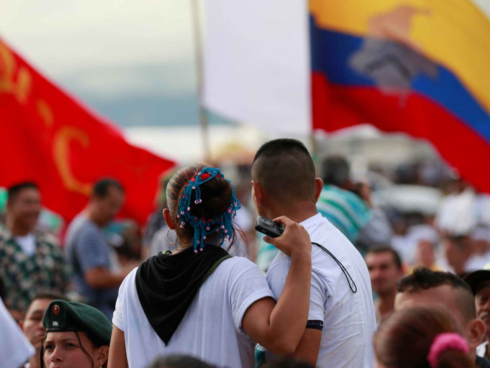 Guerrilleros de las FARC durante la ceremonia de clausura del congreso guerrillero final.