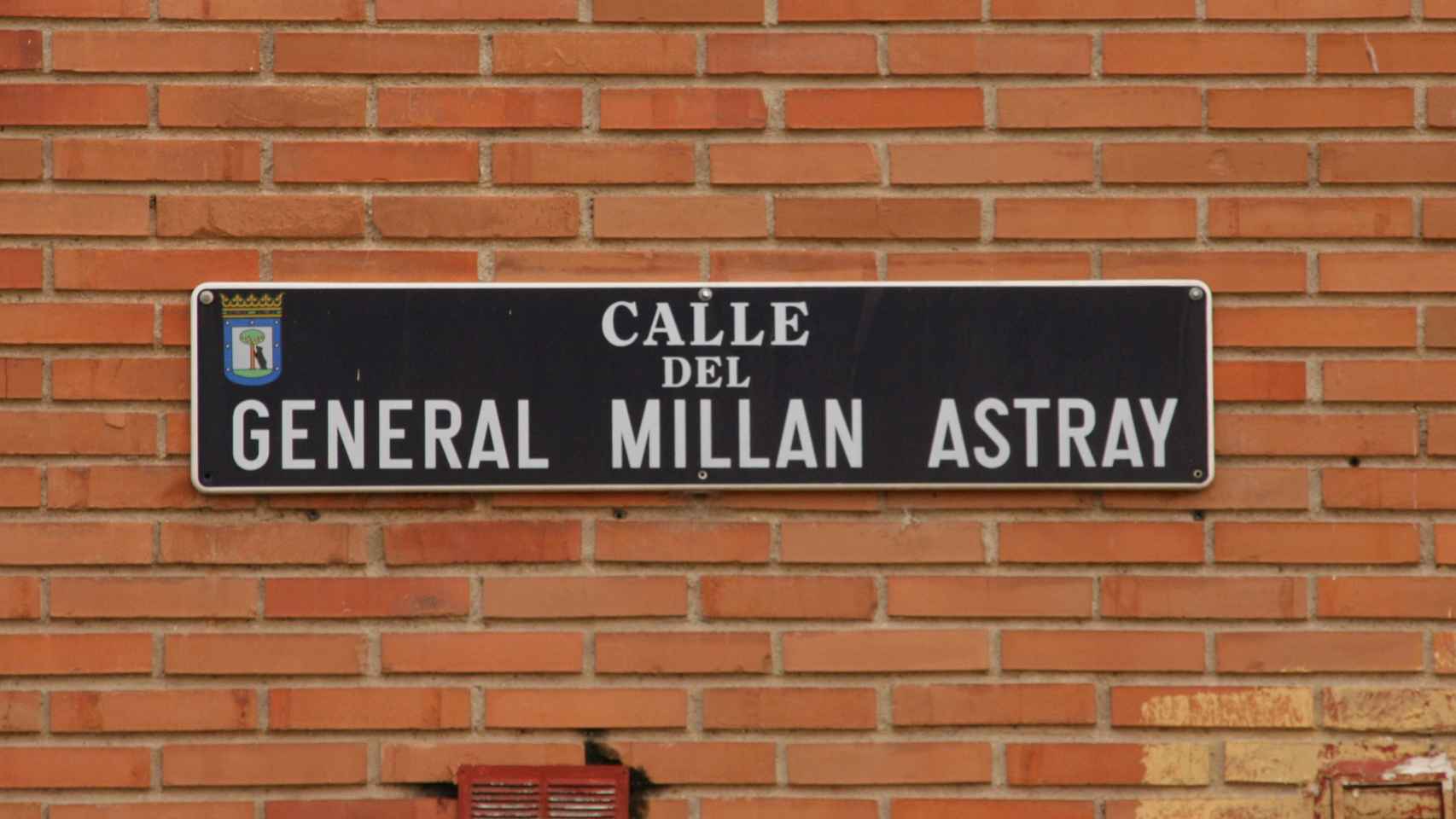 Placa de la calle dedicada a MIillán Astray en Madrid/ Wikimedia Commons