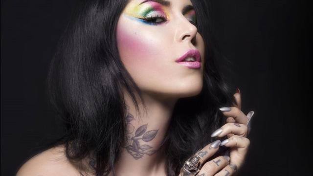 Kat Von D tatuadora, empresaria y celebrity de la televisión estadounidense.