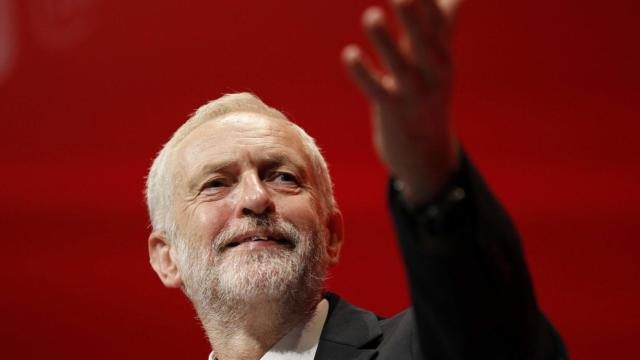 El gabinete de Corbyn dimitió en bloque tras el brexit.