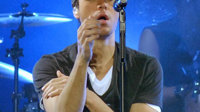 El cantante Enrique Iglesias, en pleno concierto.