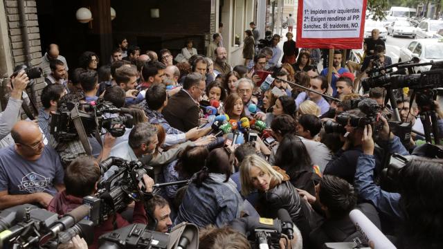 La presidenta del Comité Federal del PSOE, Verónica Pérez, ante la sede de Ferraz este jueves.