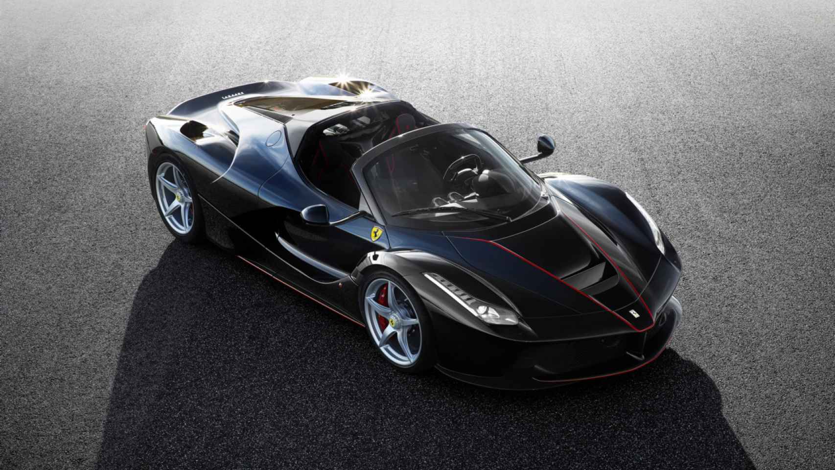 Ferrari lanza el LaFerrari Aperta, el descapotable más extremo