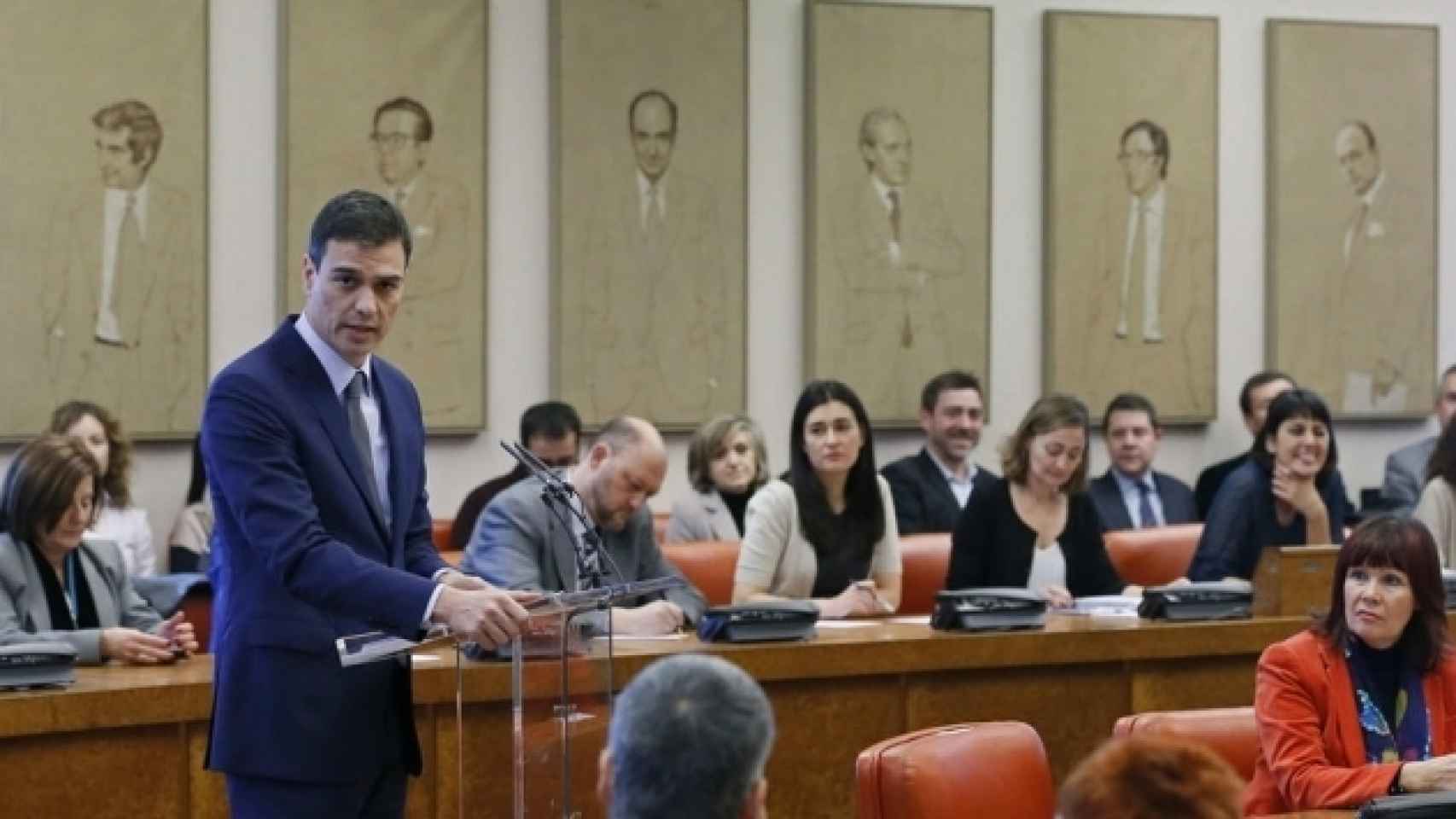 Pedro Sánchez se dirige al Grupo Parlamentario Socialista en una foto de archivo.