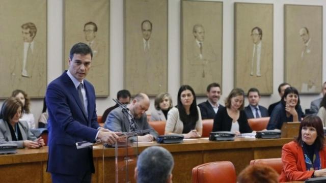 Pedro Sánchez se dirige al Grupo Parlamentario Socialista en una foto de archivo.