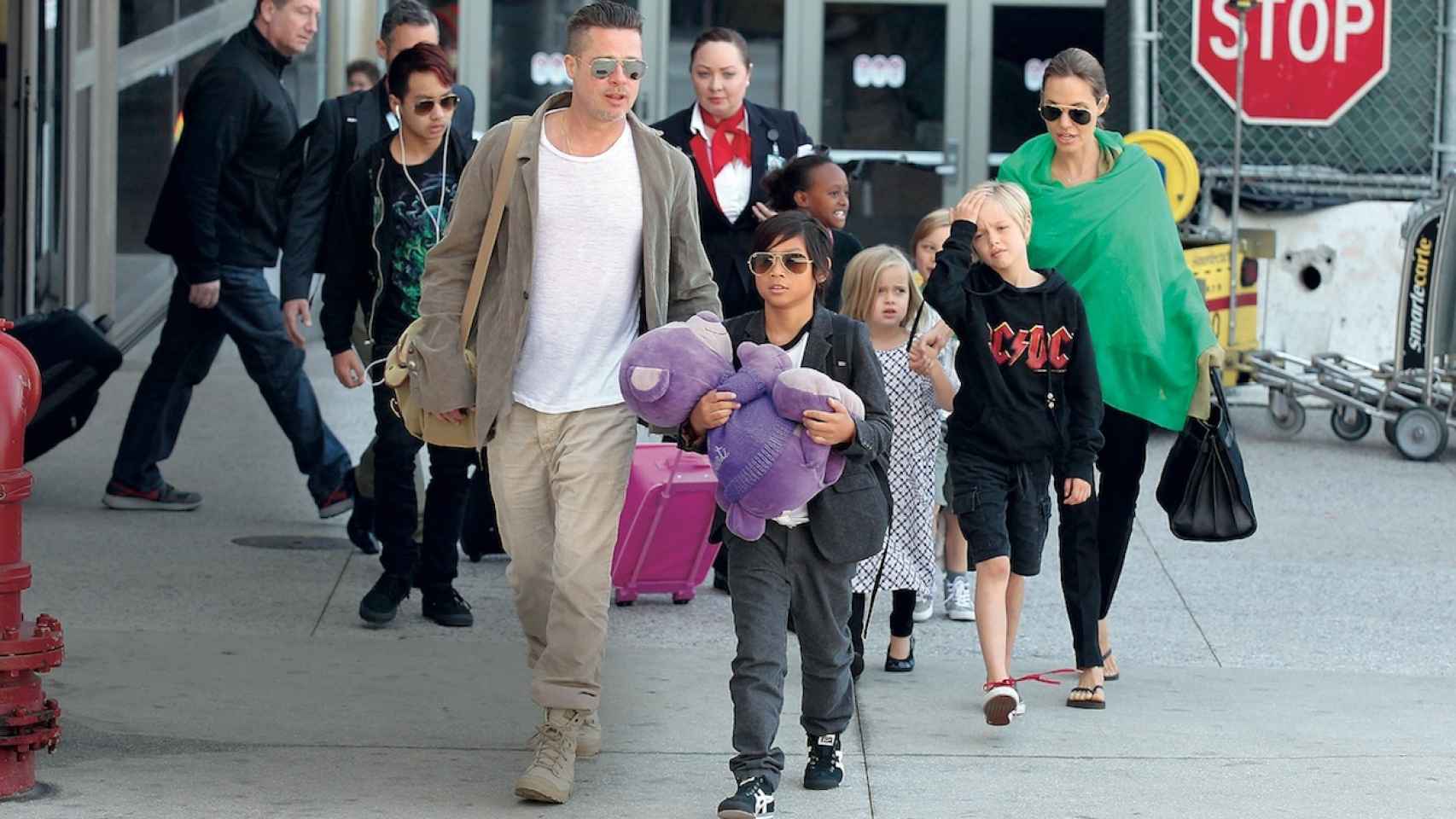 Angelina y Brad con sus hijos