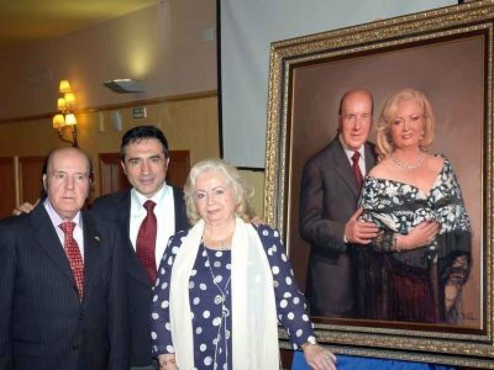 El humorista con su mujer y el pintor Antonio Montiel