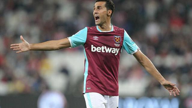 Arbeloa, durante un partido con el West Ham.