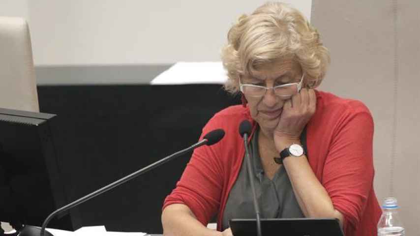 Manuela Carmena, durante un pleno del Ayuntamiento de Madrid.