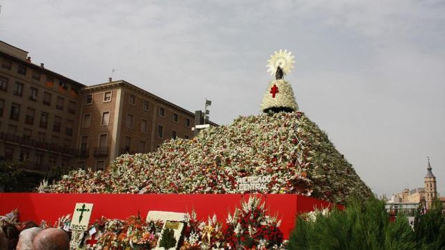 El manto de la ofrenda de flores a la Virgen del Pilar.