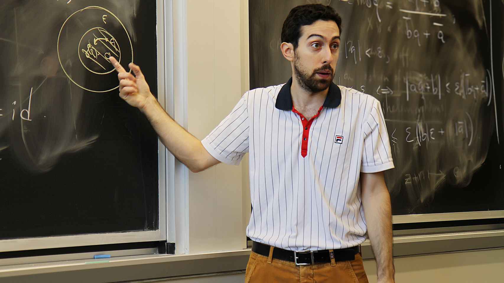 El matemático español, dando clase.