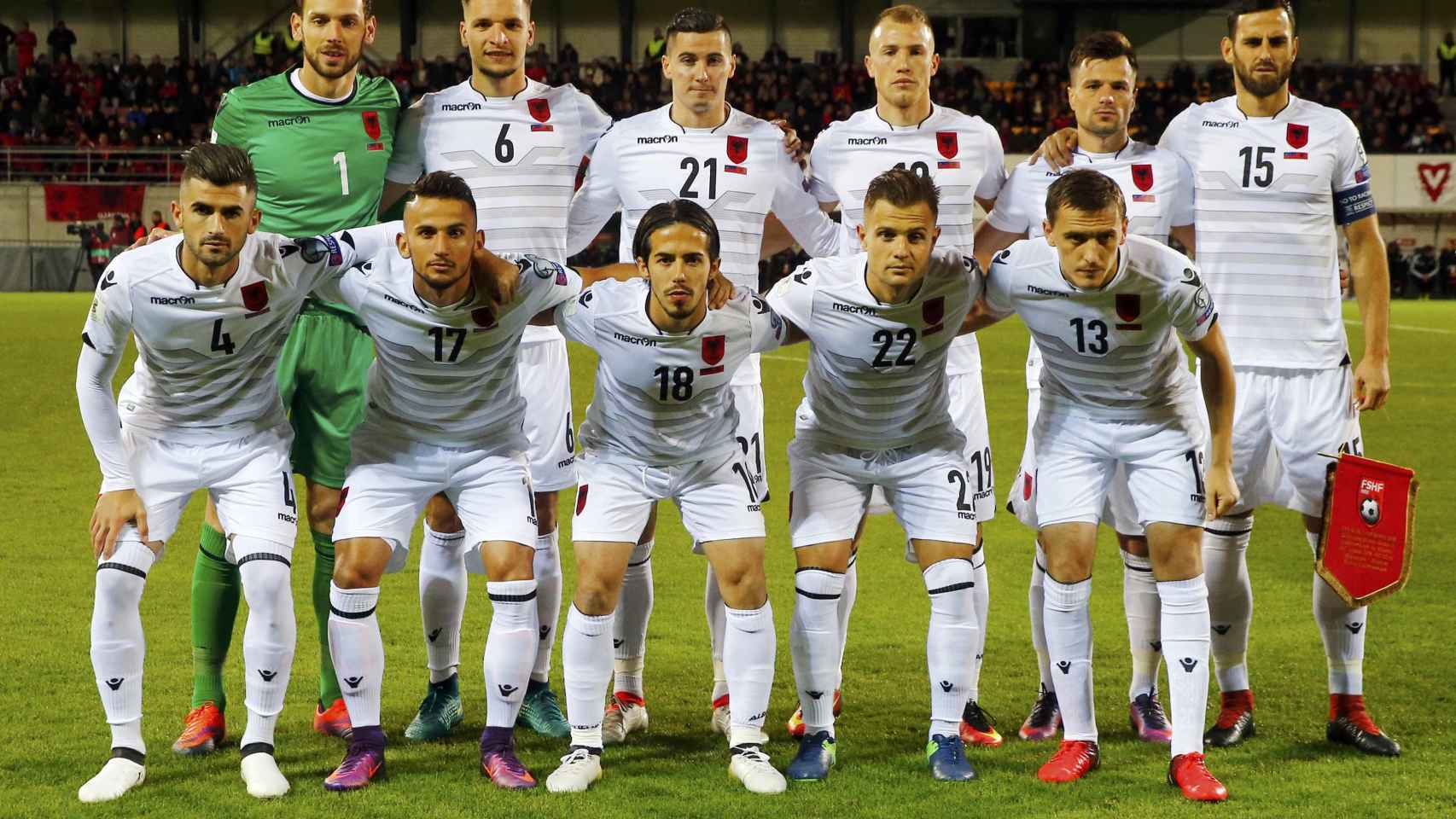 Equipo de Albania ante Liechtenstein.