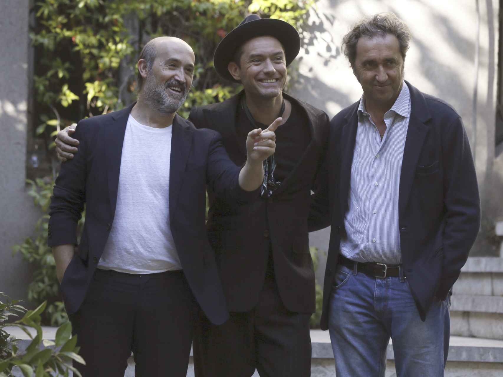 Javier Cámara, Jude Law y Paolo Sorrentino en la presentación en Madrid de The Young Pope.