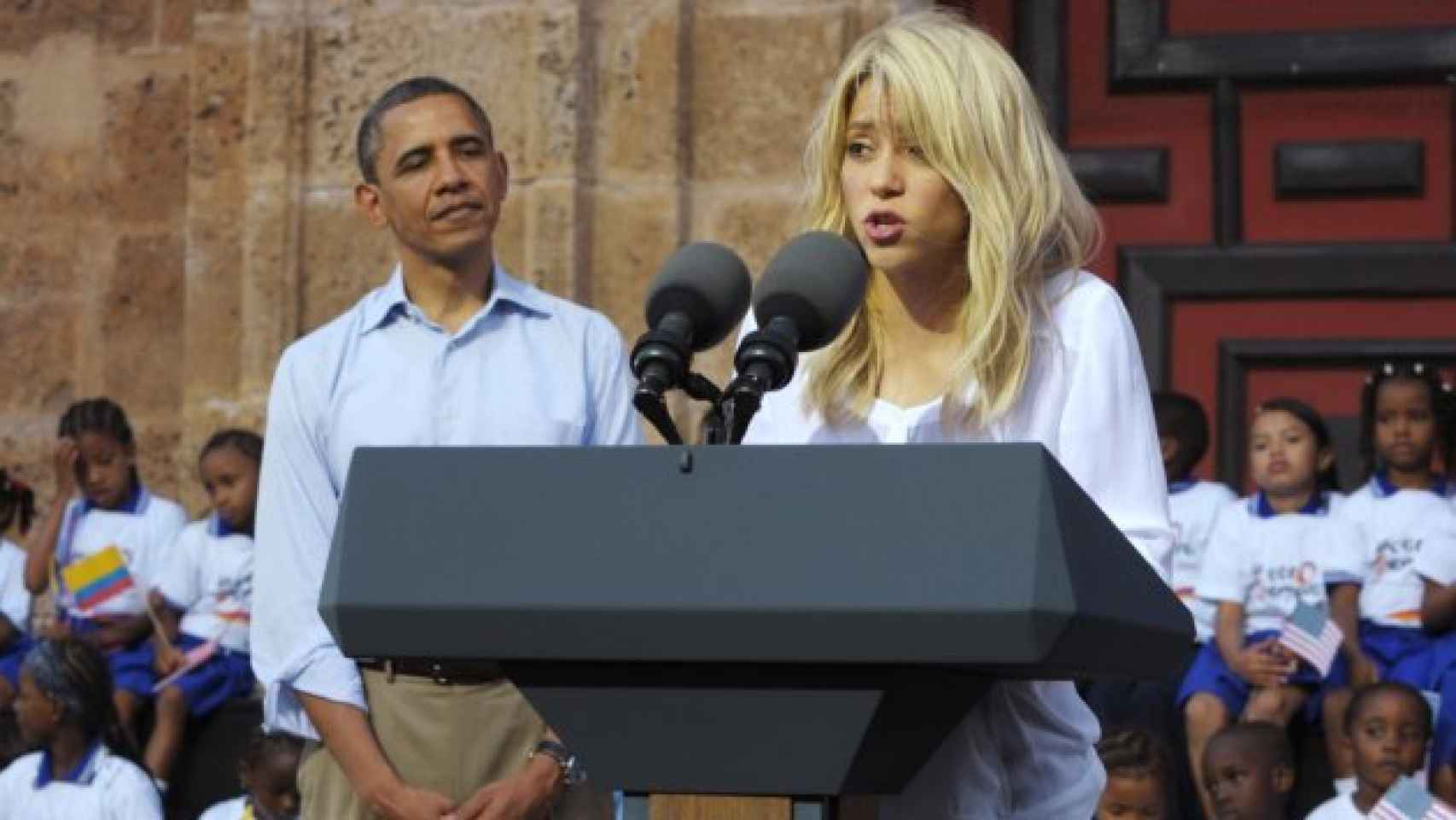 Shakira durante un acto con Obama