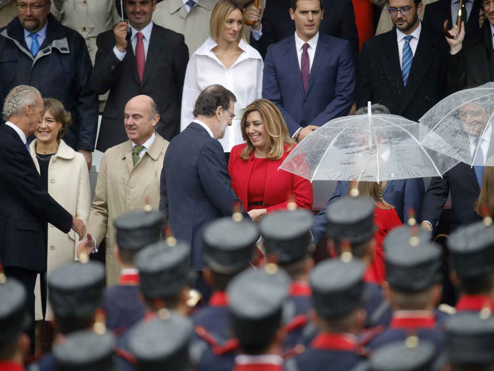 Mariano Rajoy saluda a Susana Díaz a su llegada al Día de la Fiesta Nacional.