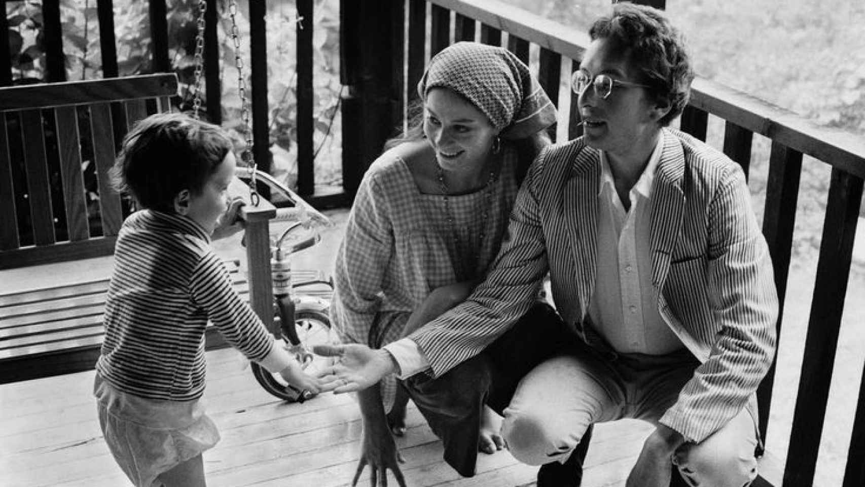 Bob Dylan y Sara con su primer hijo Jesse