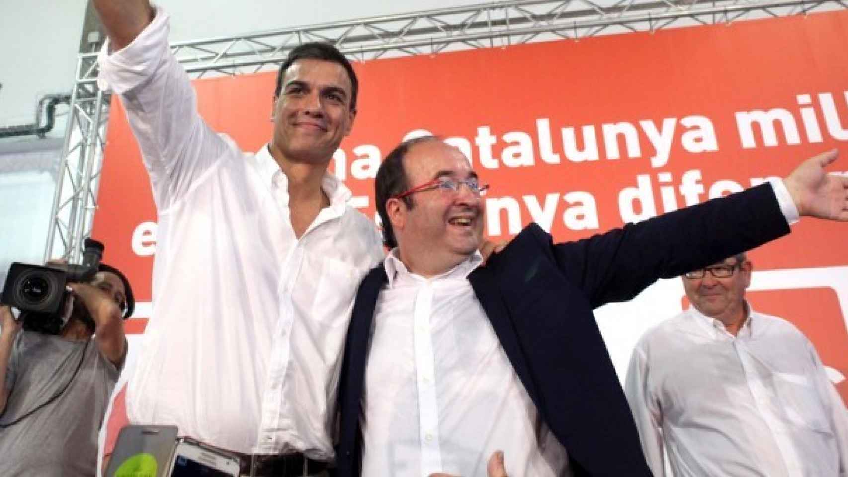 Pedro Sánchez y Miquel Iceta durante un acto de campaña en 2015.