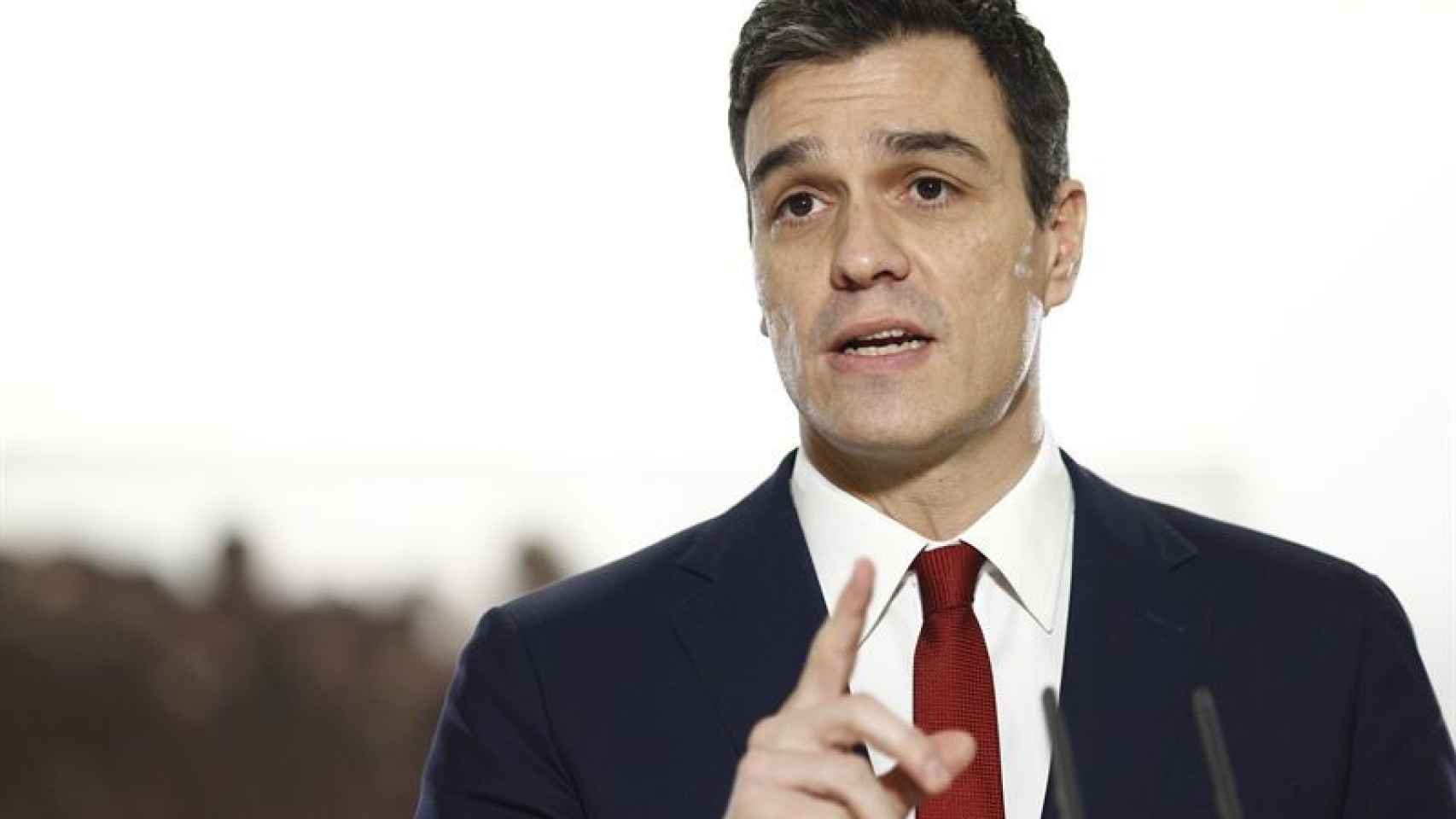 Pedro Sanchez aprovecha las primarias del PSC para pedir que voten los militantes