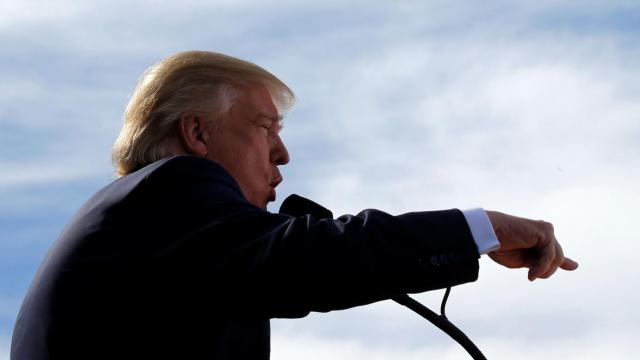 Trump en un momento del mitin de este sábado en mitin en Portsmouth (Nuevo Hampshire).