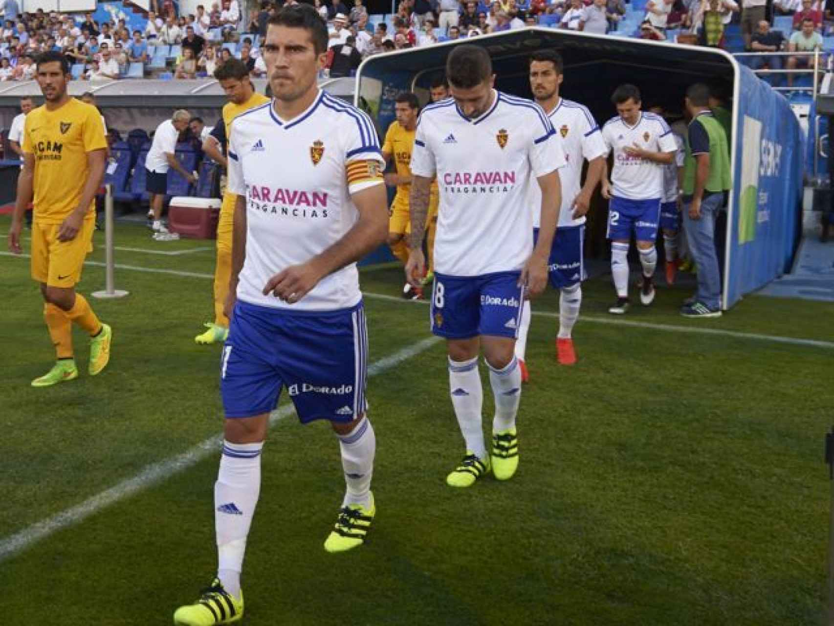 Los jugadores del Zaragoza antes de medirse al UCAM Murcia.