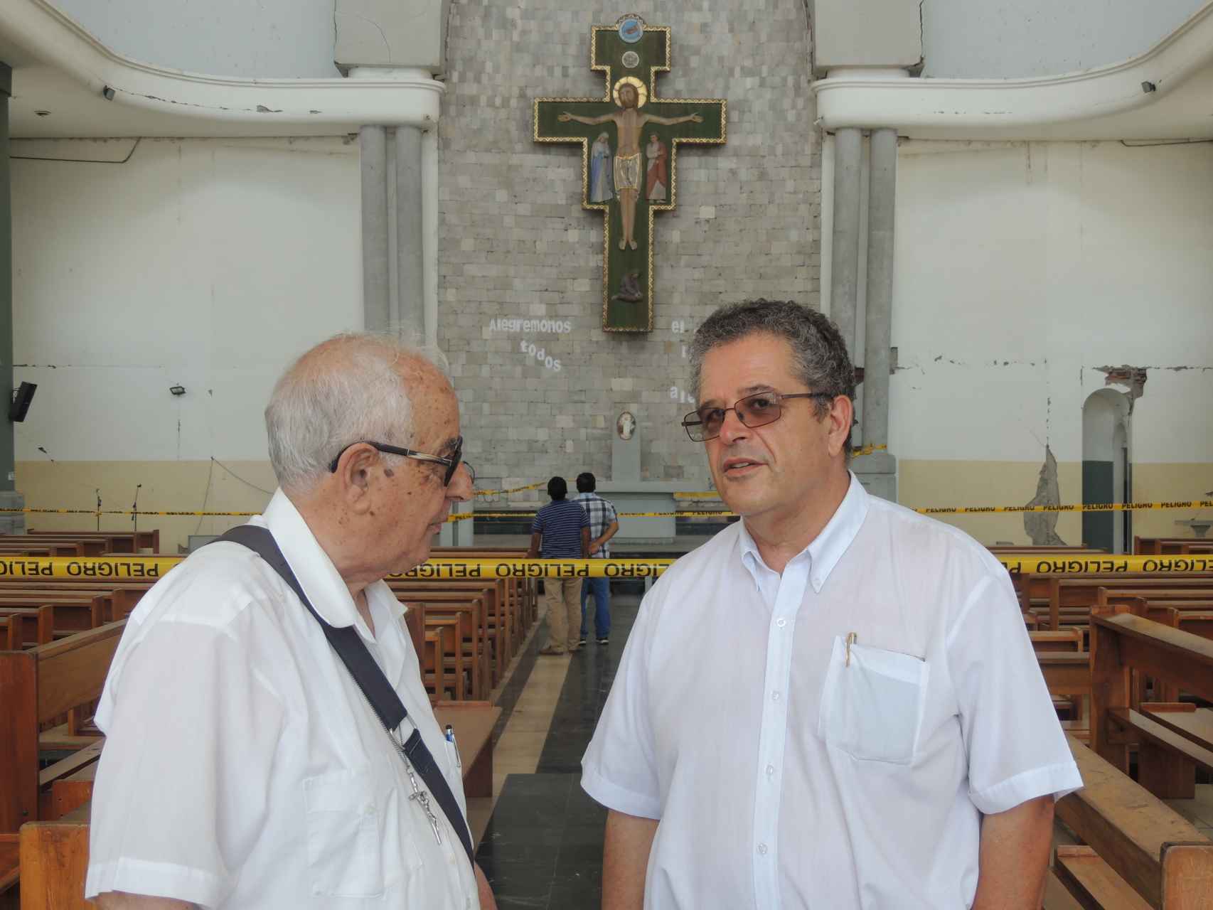 El padre Mariano y el padre Manolo.