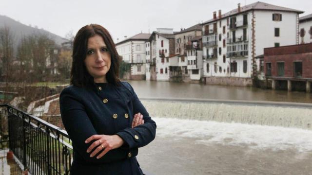 La escritora Dolores Redondo en el Valle del Baztán, donde se ambientaron sus primeras novelas.