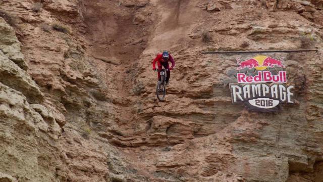 La increíble bajada del ganador del Red Bull Rampage