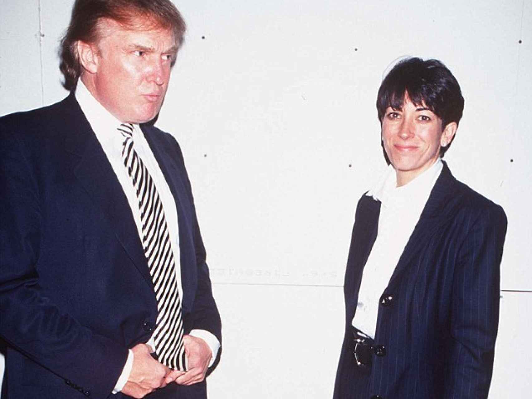 imagen de hace años. Donald Trump junto a la ex novia de Epstein.