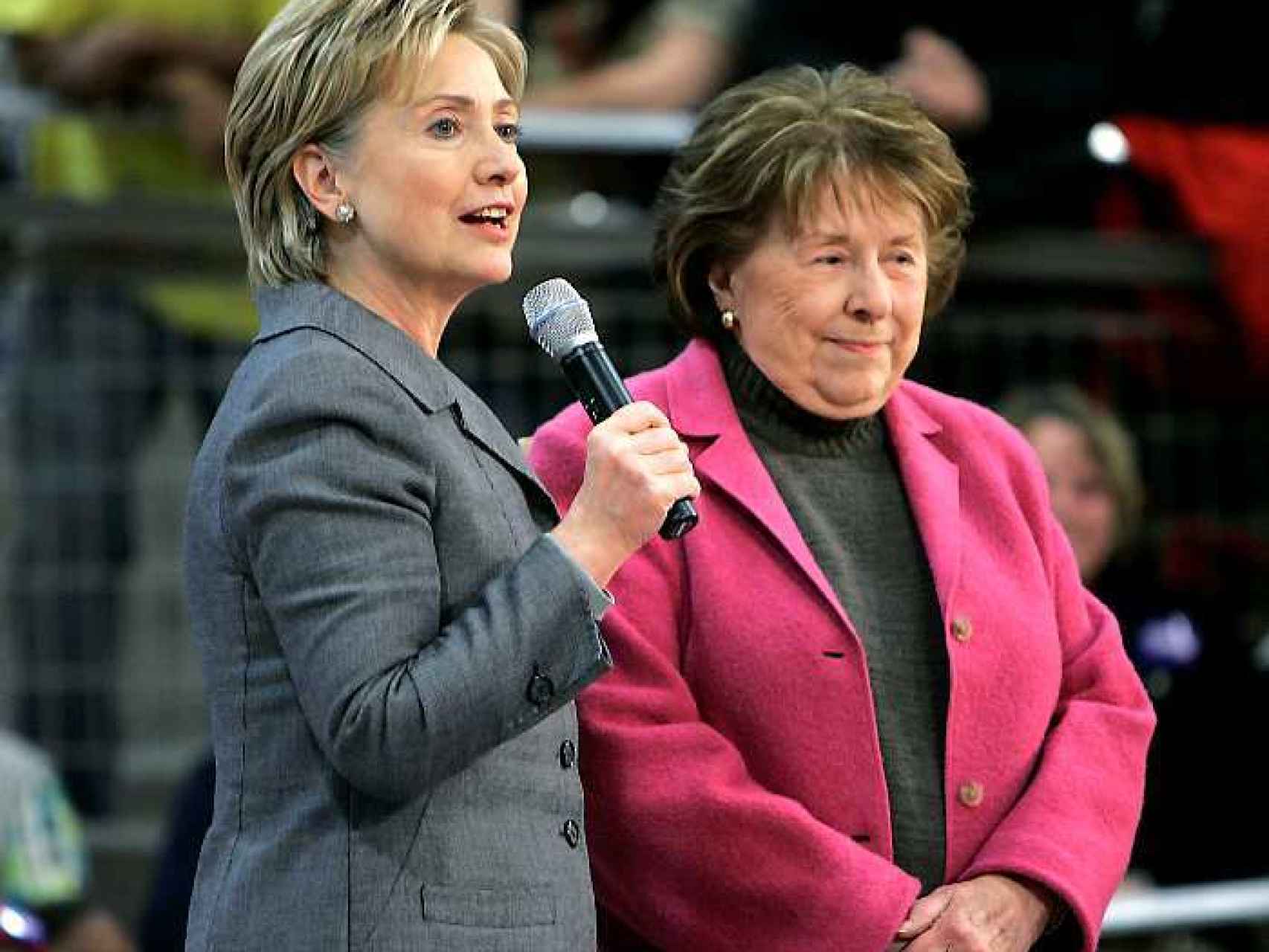 Hillary Clinton y su madre Dorothy Rodham que falleció hace cinco años