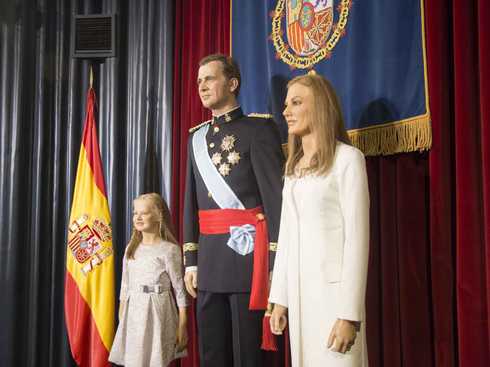 Los reyes de España y la princesa Leonor en el Museo de Cera de Madrid.