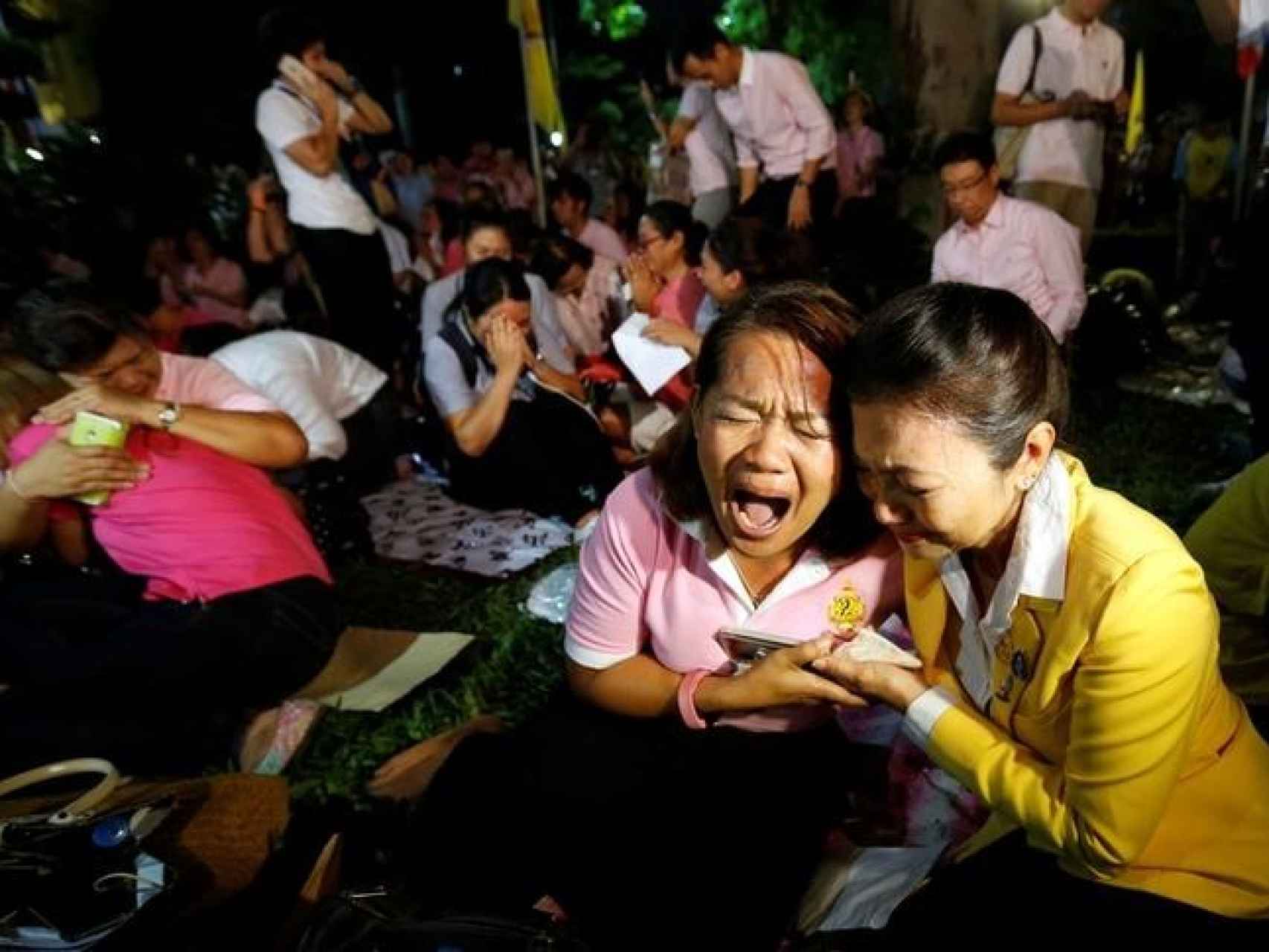 Reacciones tras el anuncio de la muerte del rey de Tailandia.