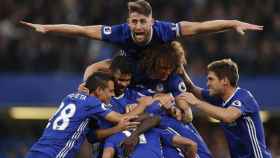 Los jugadores del Chelsea celebran la victoria contra el Manchester United.