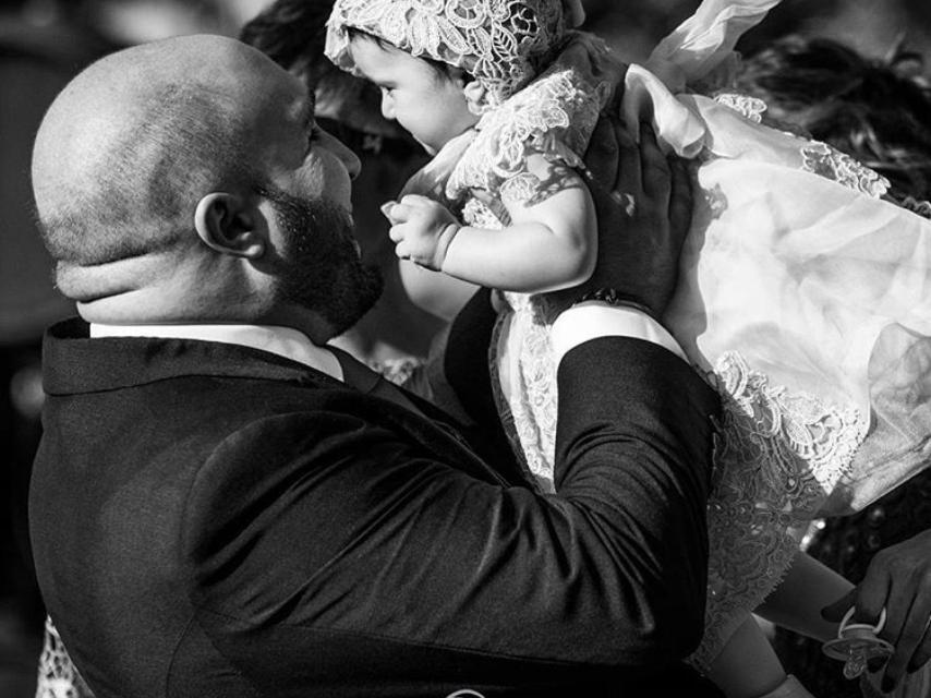 Kiko Rivera con su hija Ana el día de su boda