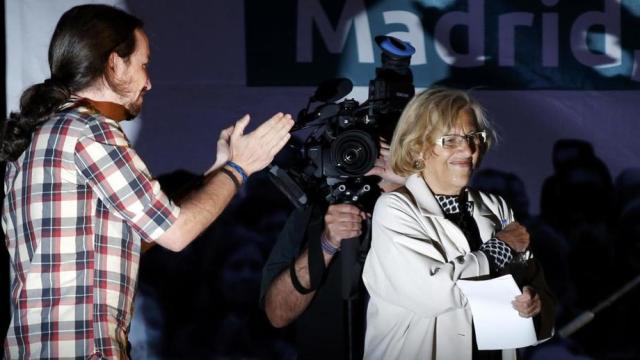 Pablo Iglesias y Manuela Carmena.