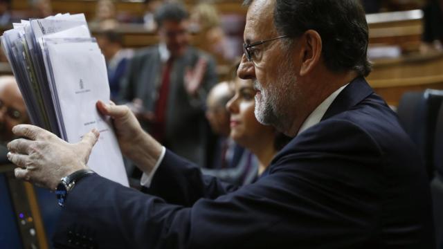 Mariano Rajoy minutos antes del inicio del debate donde ha anunciado la congelación de las reválidas