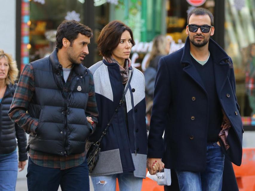 Raúl González, su mujer Mamen Sanz y Carlos Redondo Sanz en Nueva York.