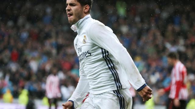 Morata celebra un gol en un partido.