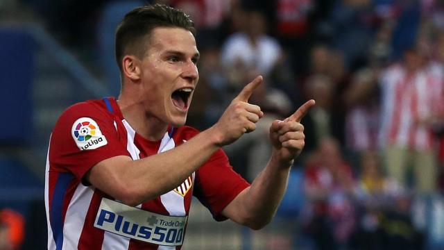 Gameiro celebra su gol con el Atlético.