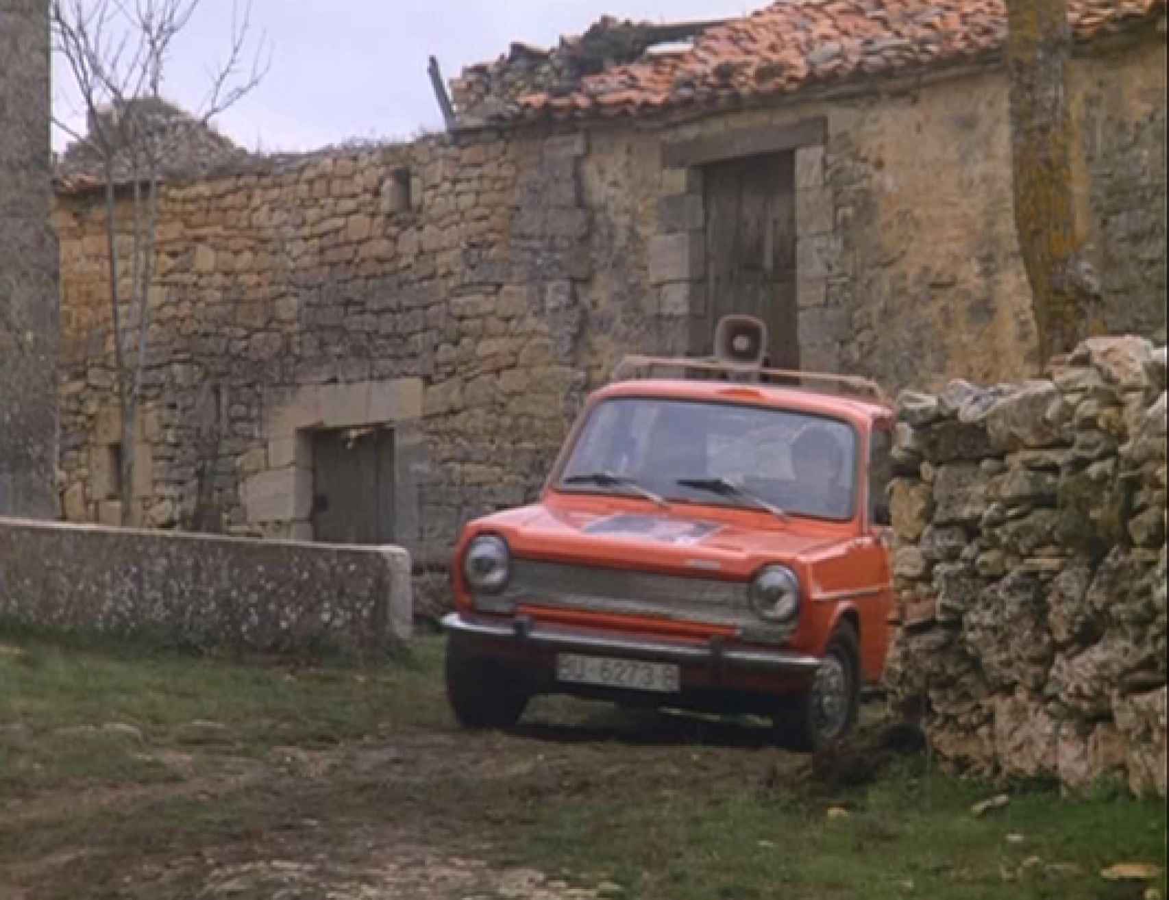 El coche que llevó la política a los pueblos, adaptado al cine en 1986.