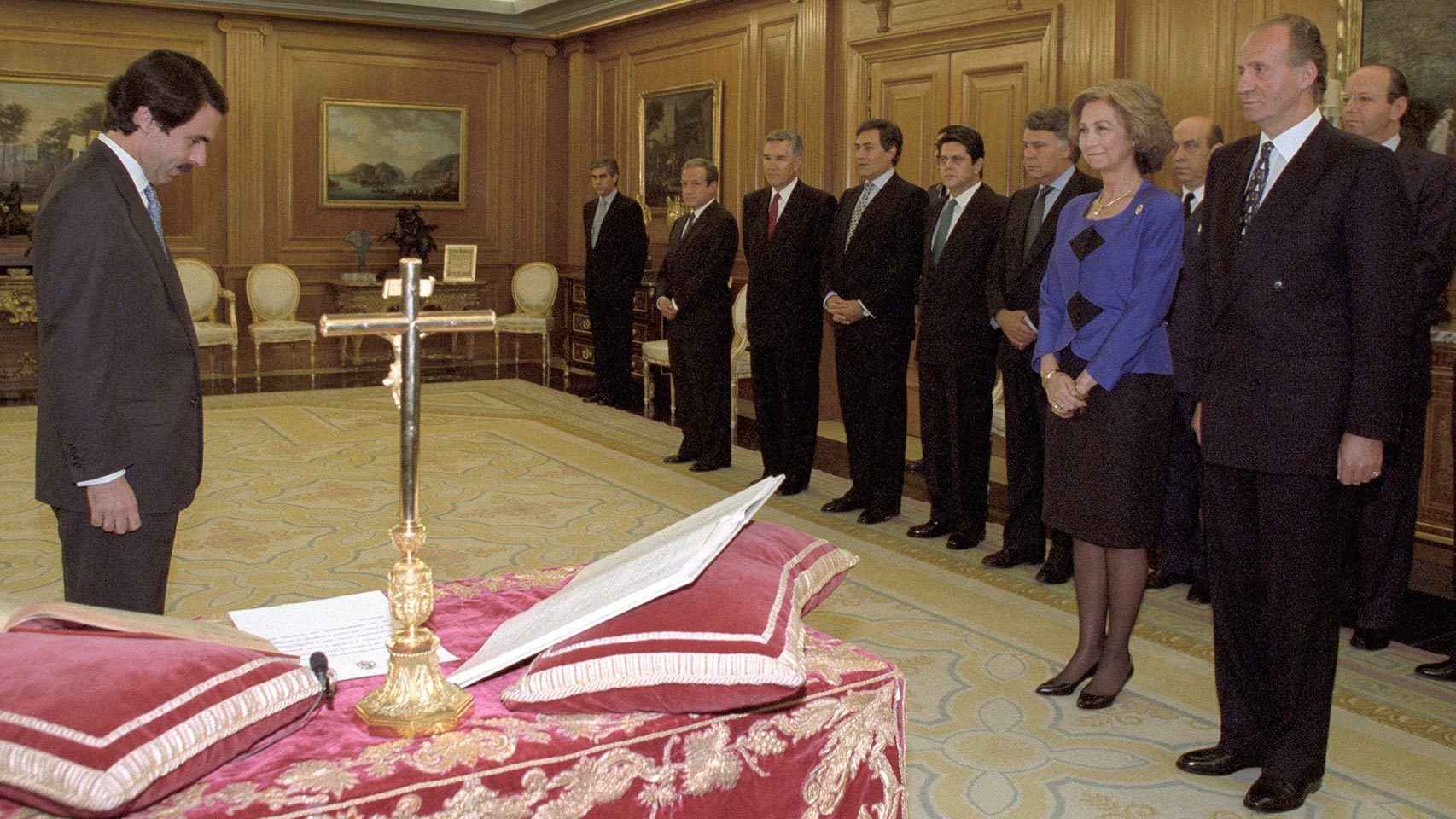 Aznar, en su jura como presidente del Gobierno en 1996.