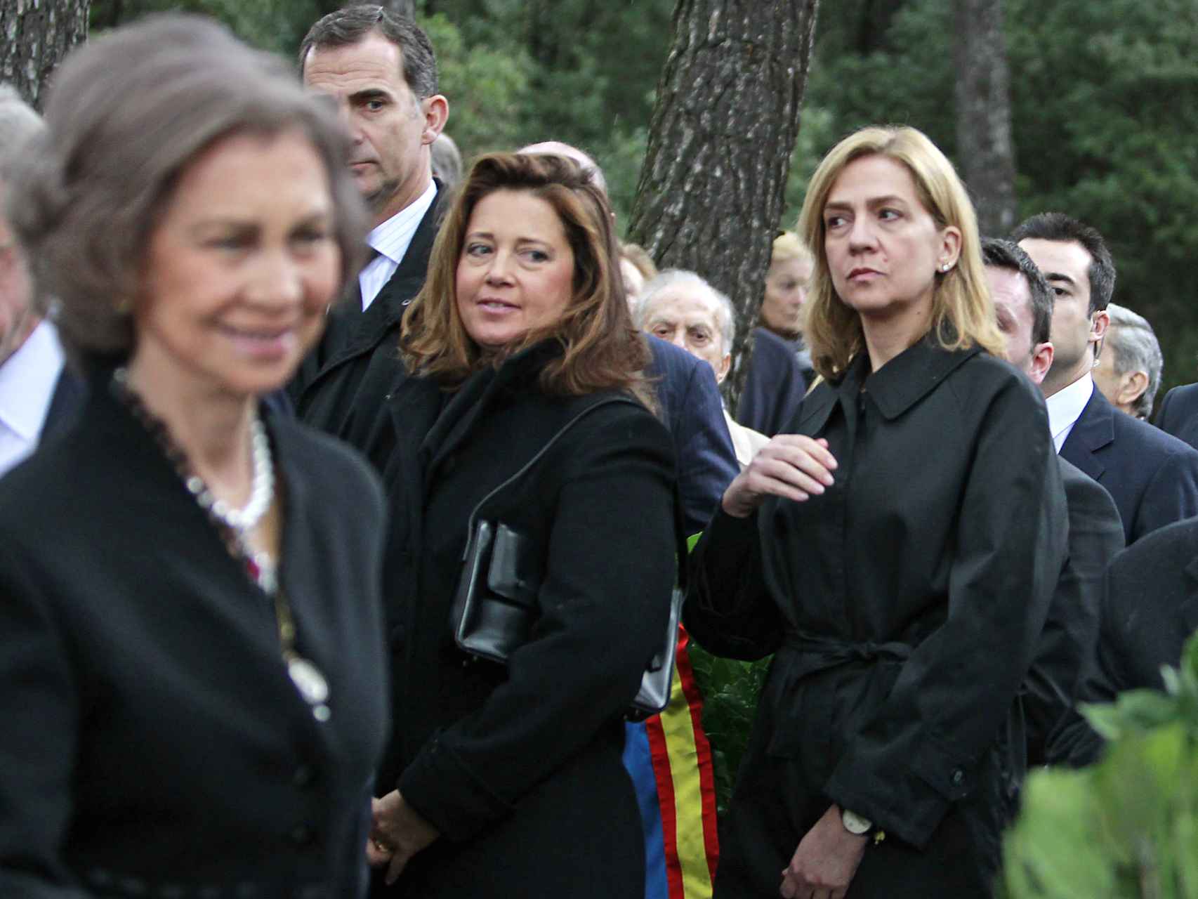La reina Sofía, la infanta Cristina, Alexia de Grecia y Felipe VI, en el homenaje a Pablo de Grecia celebrado en 2014