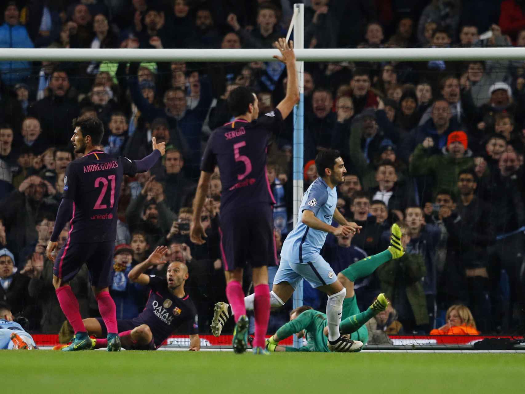 Manchester City's Ilkay Gundogan celebrates scoring their third goal
