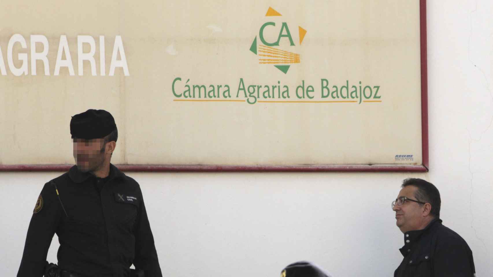 La Guardia Civil en la Cámara Agraria de Badajoz.