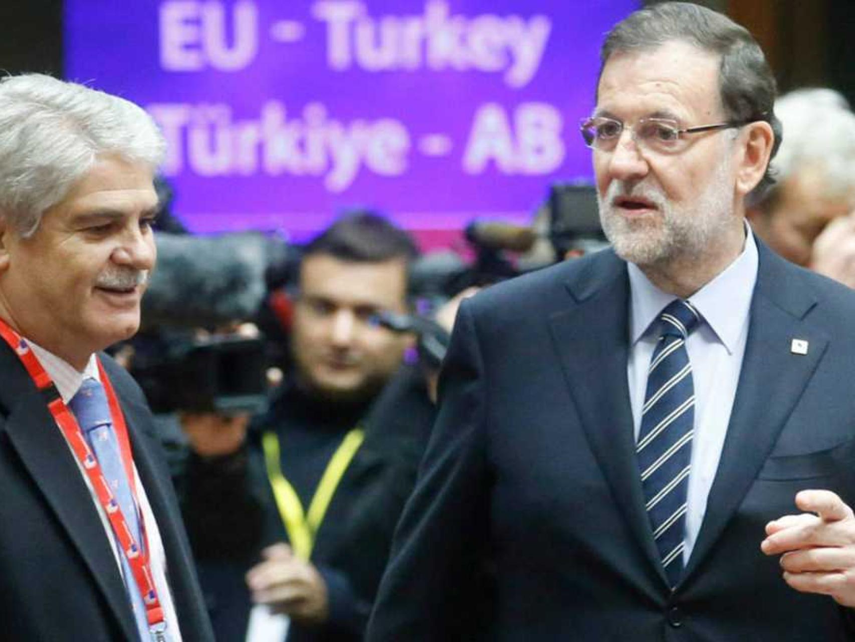 Alfonso Dastis junto a Mariano Rajoy en noviembre de 2015.